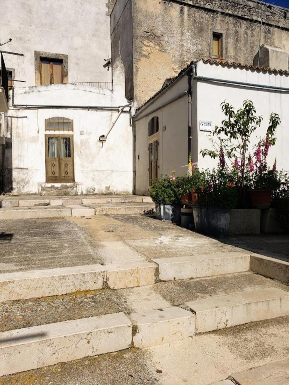 Casa Rione Medievale Monte SantʼAngelo Exterior foto
